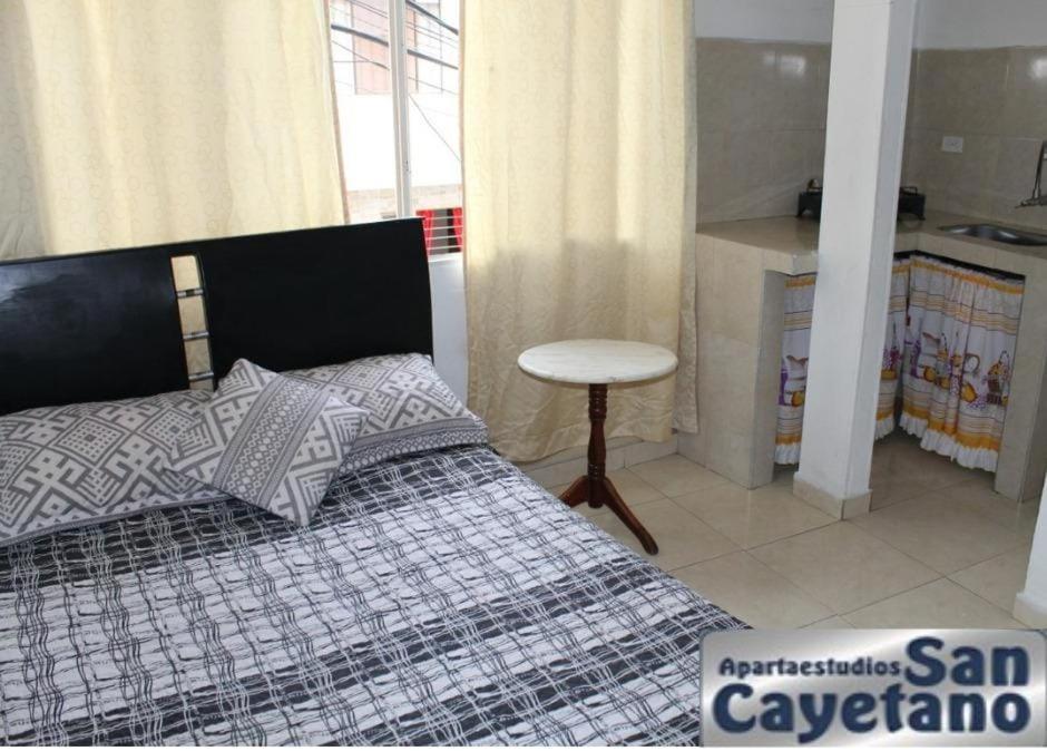 Apartaestudios San Cayetano Cali Extérieur photo