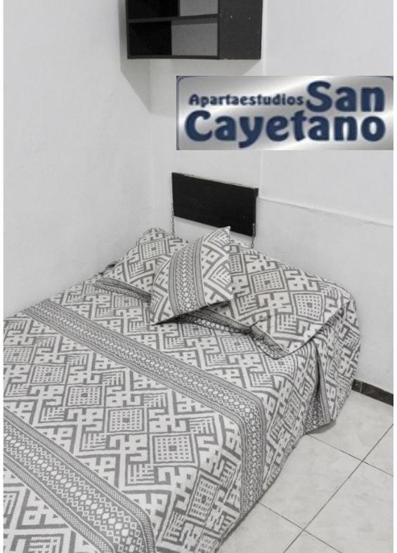 Apartaestudios San Cayetano Cali Extérieur photo