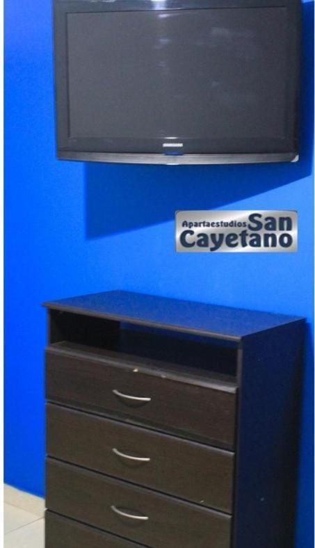 Apartaestudios San Cayetano Cali Extérieur photo