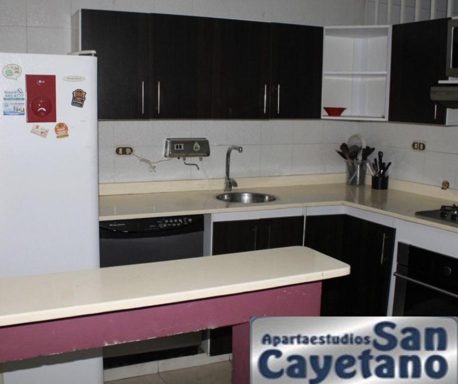 Apartaestudios San Cayetano Cali Extérieur photo